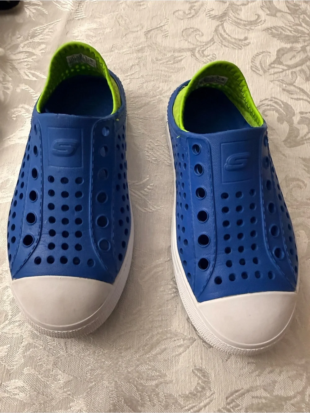 Sketchers Slip On Blue & Green Water Sneakers Kid Size 13 , EUC